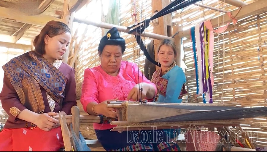 Dien Bien Dong preserves traditional culture associated with economic development