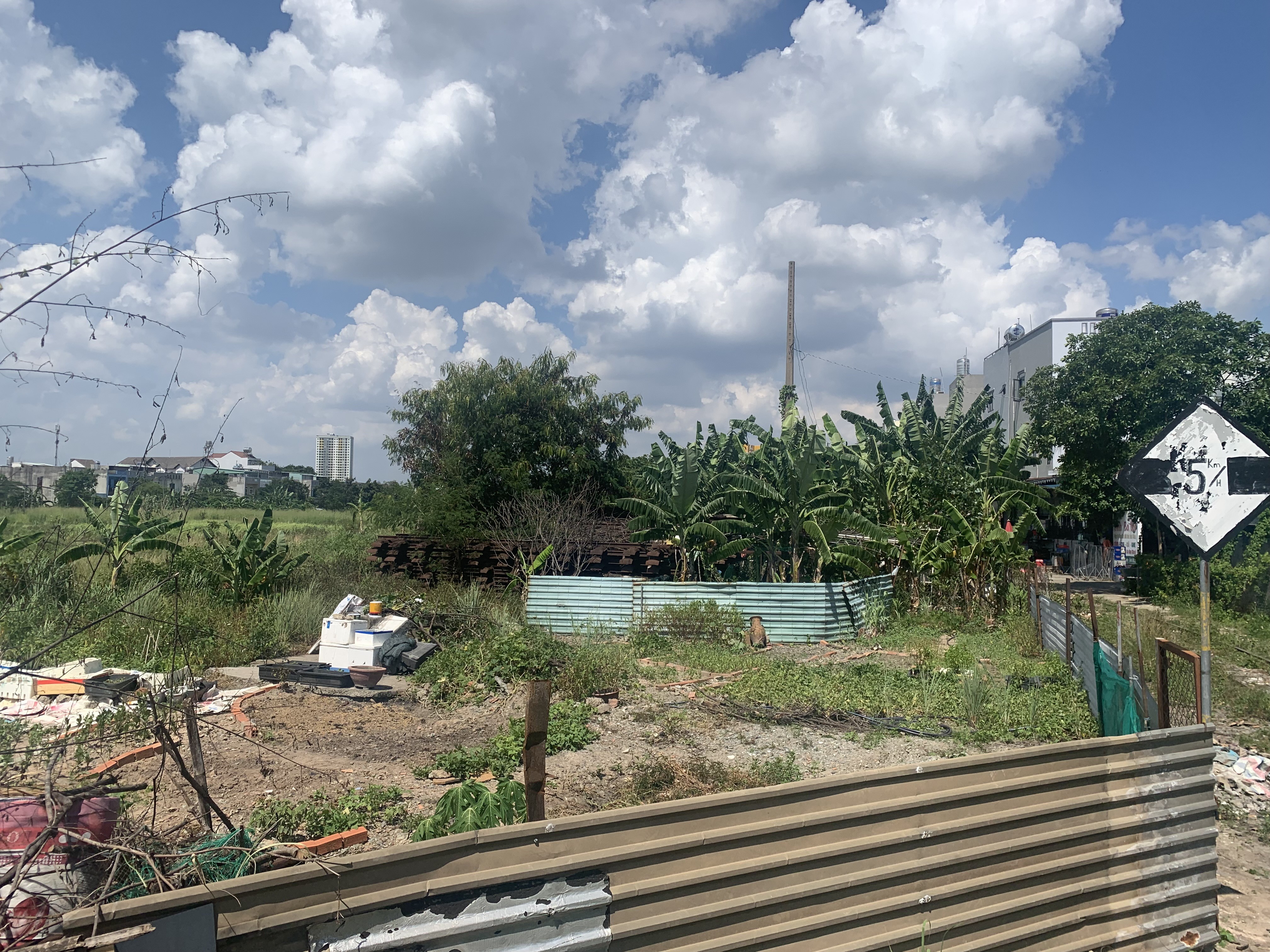 Real Estate - Binh Duong: What is the status of the suspended railway residential area project?