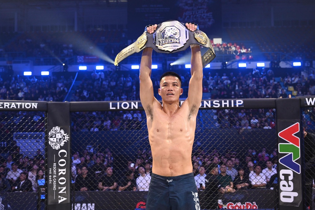 Những màn đọ tài nảy lửa trong đêm chung kết MMA Championship - 2