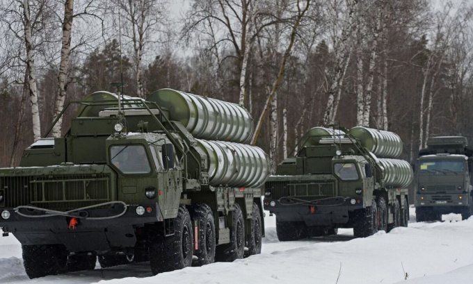 2016年、モスクワ郊外に配備されたS-400とパンツィリ-S1ミサイル発射台。写真：RIAノーボスチ
