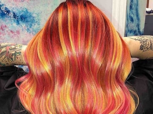 3 couleurs de cheveux impressionnantes pour les femmes en vacances