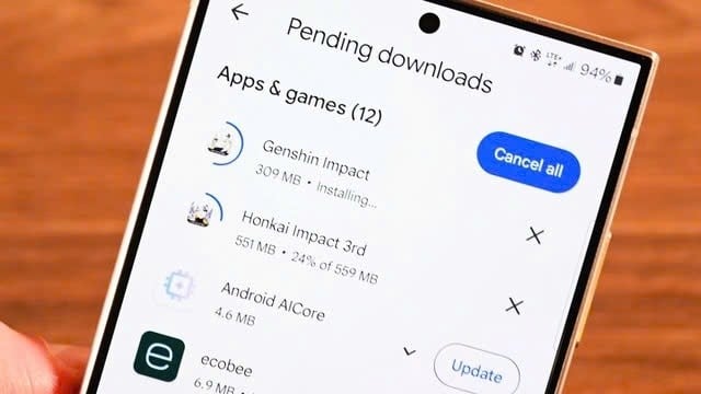 Can Google Play Store update multiple apps at once?