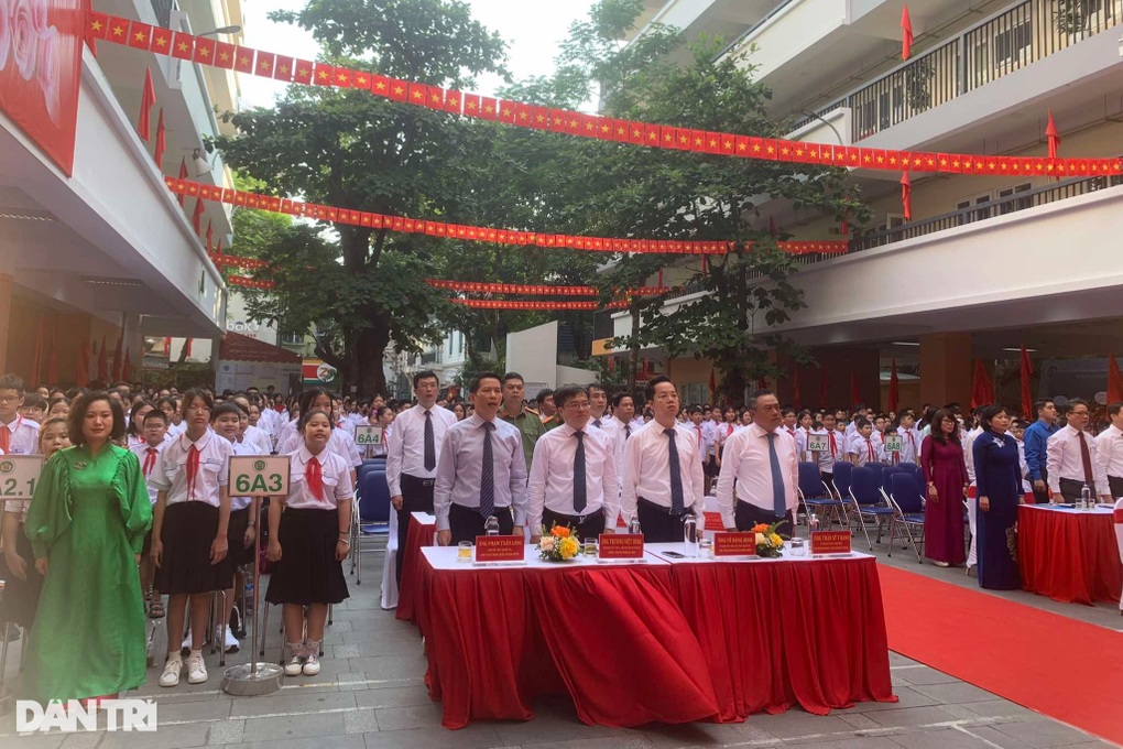 23 triệu học sinh cả nước chính thức bước vào năm học đặc biệt - 15