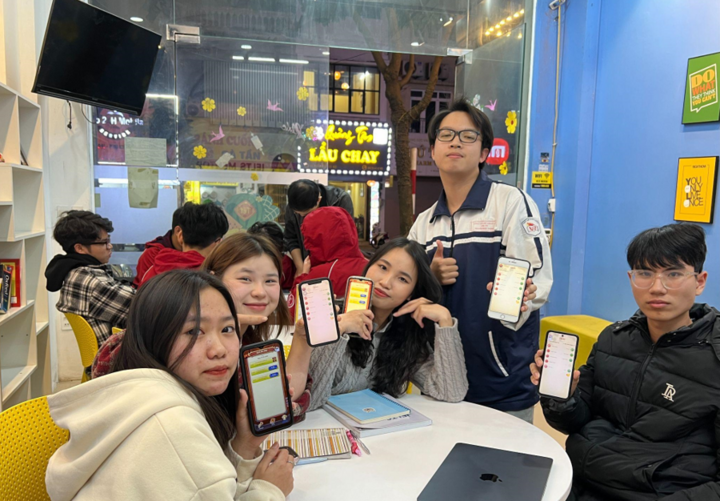 Students participate in the English tournament “We Are Champions”.