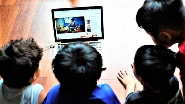 Dejemos que los niños utilicen tecnología inteligente, no que se pierdan en el "agujero negro" del mundo virtual