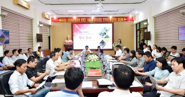 Launching the press photo contest "Ninh Binh for the goal of a millennium heritage city"