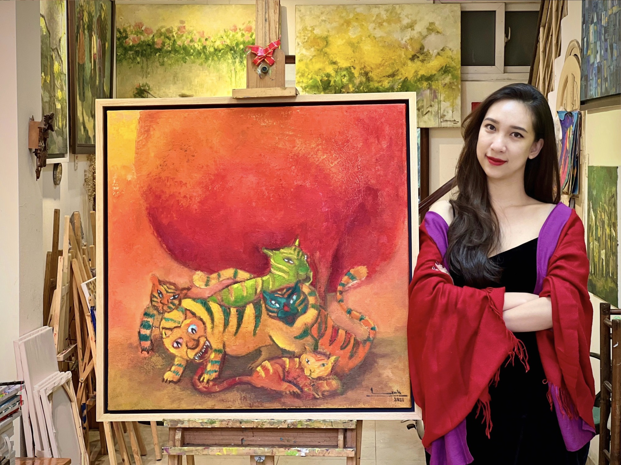 'Chào Sài Gòn' đa sắc của 3 họa sĩ Ly Trần, Vương Linh và Hương Giang Hoàng - Ảnh 4.