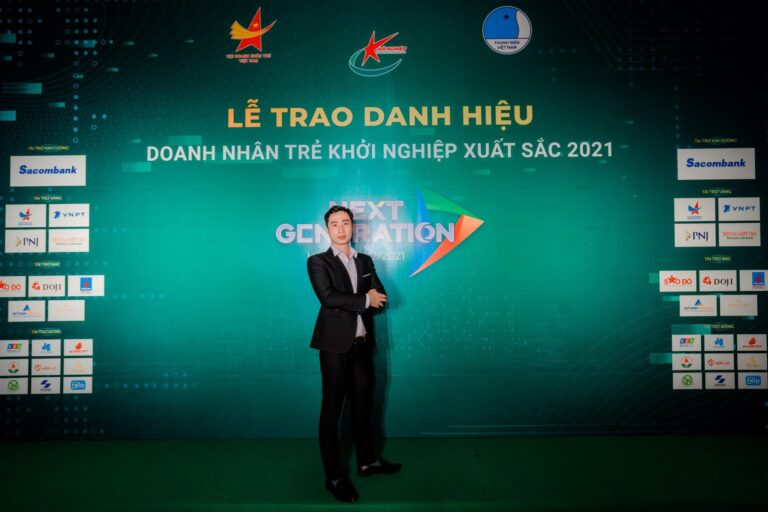 Hoàng Đức Mạnh là 1 trong 100 doanh nhân trẻ khởi nghiệp xuất sắc toàn quốc năm 2021.