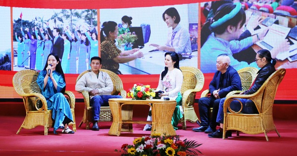 ការ​បញ្ចាំង​ភាពយន្ត 'Peach, Pho and Piano' នៅ Quang Ninh