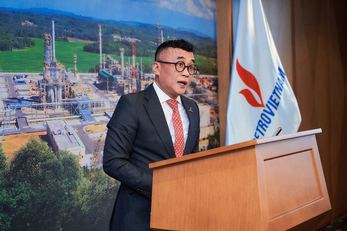 Petrovietnam Deputy General Director Phan Tu Giang speaks at the signing ceremony. Photo: Anh Tuan