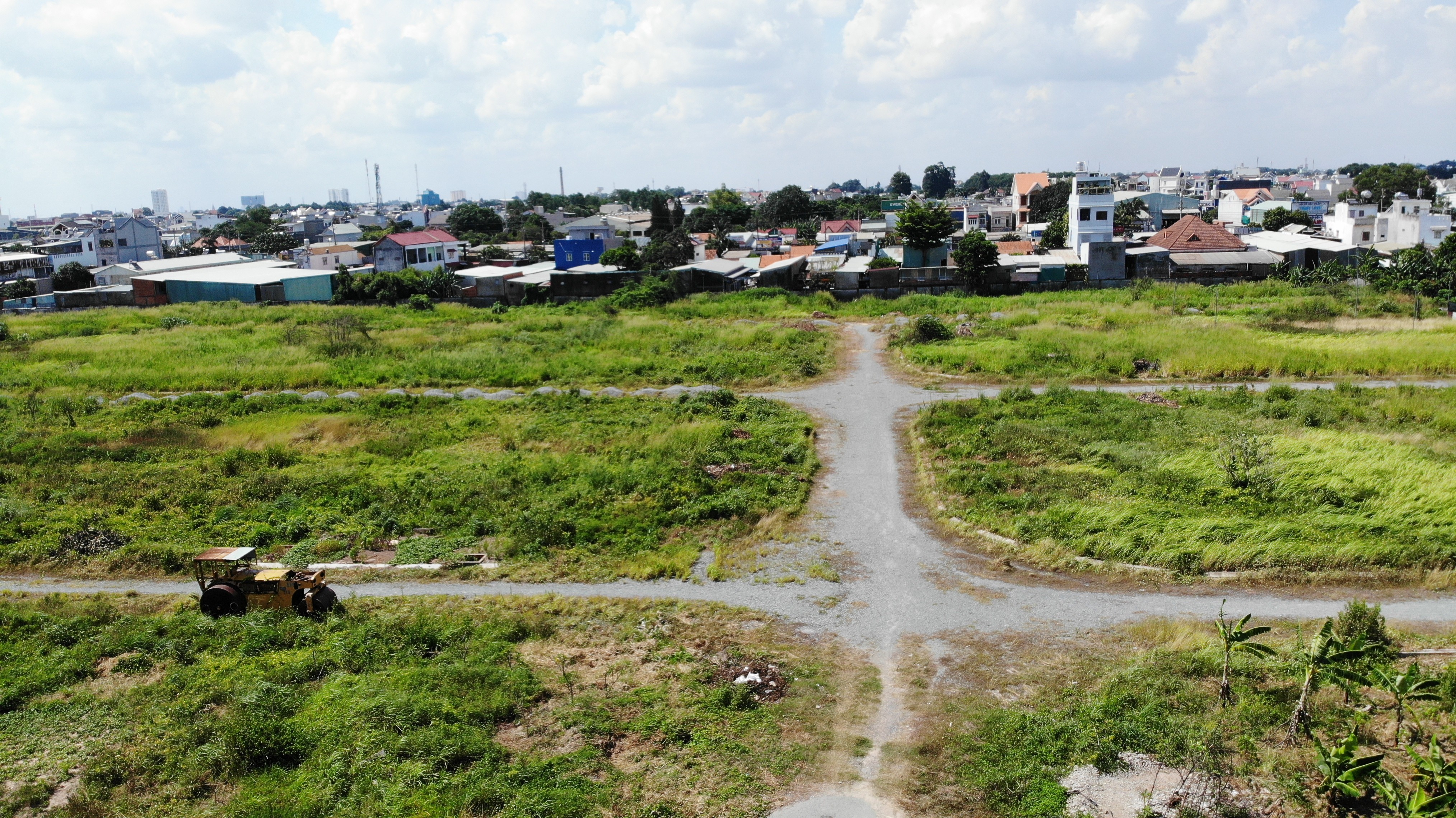 Real Estate - Binh Duong: What is the status of the suspended railway residential area project? (Image 14).