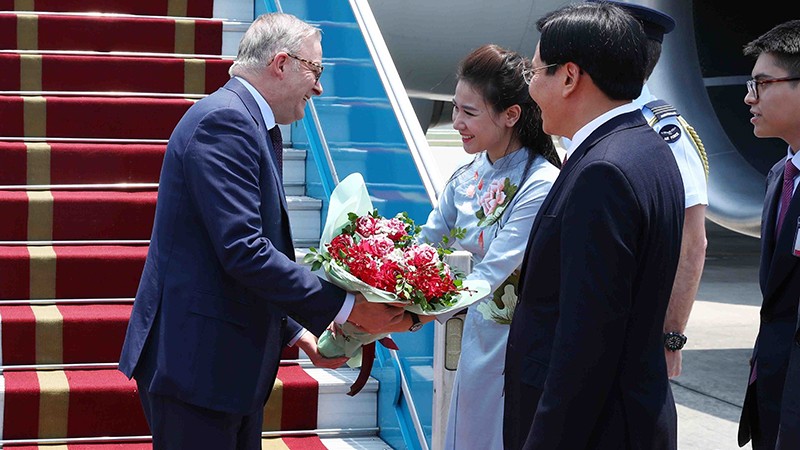 Der australische Premierminister kommt in Hanoi an. Foto: VNA