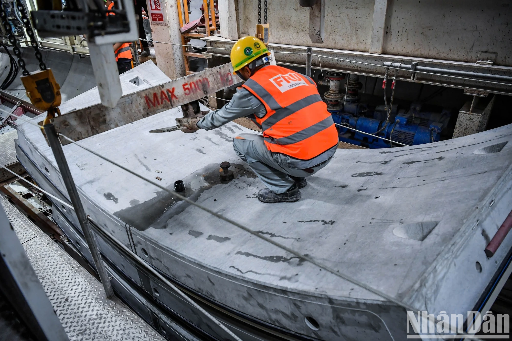 【写真】ニョンハノイ地下鉄駅の地下トンネルを掘るTBMロボットの30日間の写真10