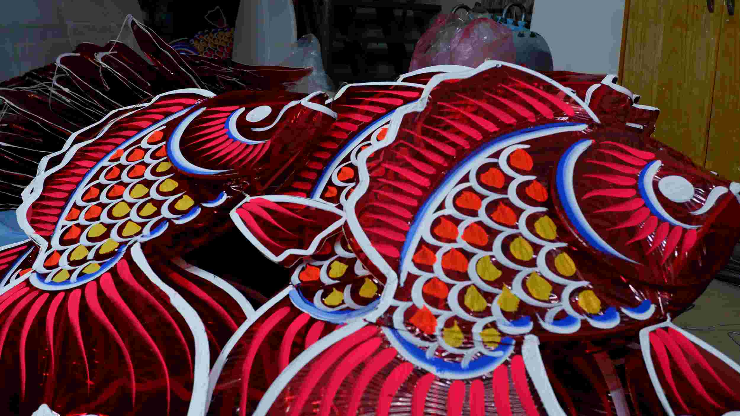 Large fish-shaped lanterns are ready to be delivered to customers. Photo: Phuong Uyen