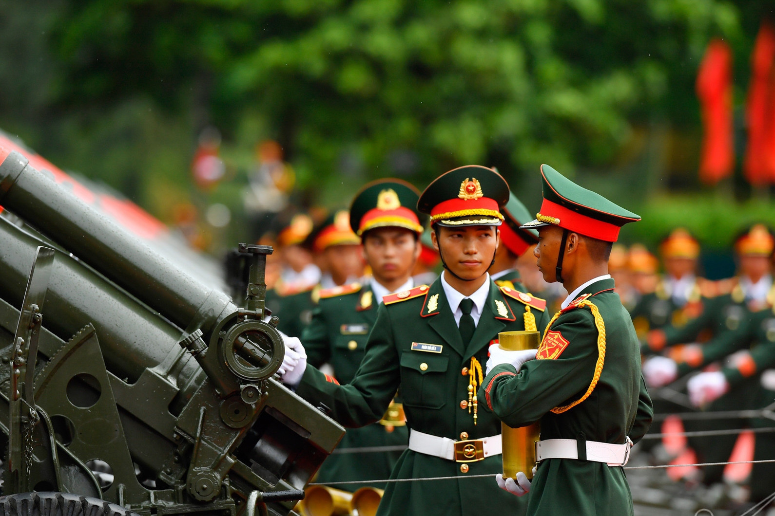 Si se aumenta la edad de jubilación de los oficiales militares, como la de los policías, habrá un excedente de soldados.