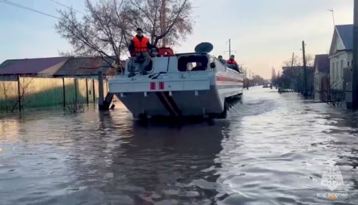 ロシア、ダム決壊で4,500人近くを避難