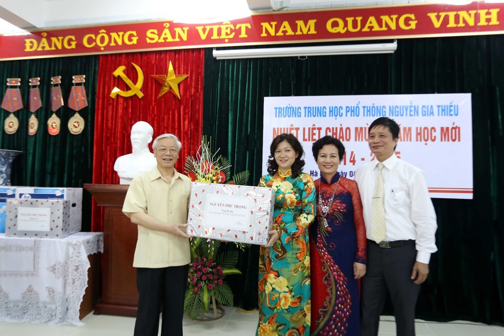 Tổng Bí thư và kỷ niệm trường cũ: Xin phép thầy cô gọi em là cựu học sinh - 3