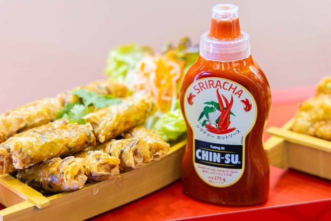 Kết hợp ăn ý với món Nhật, tương ớt Sriracha “ghi điểm” với người dùng xứ sở Hoa Anh đào.