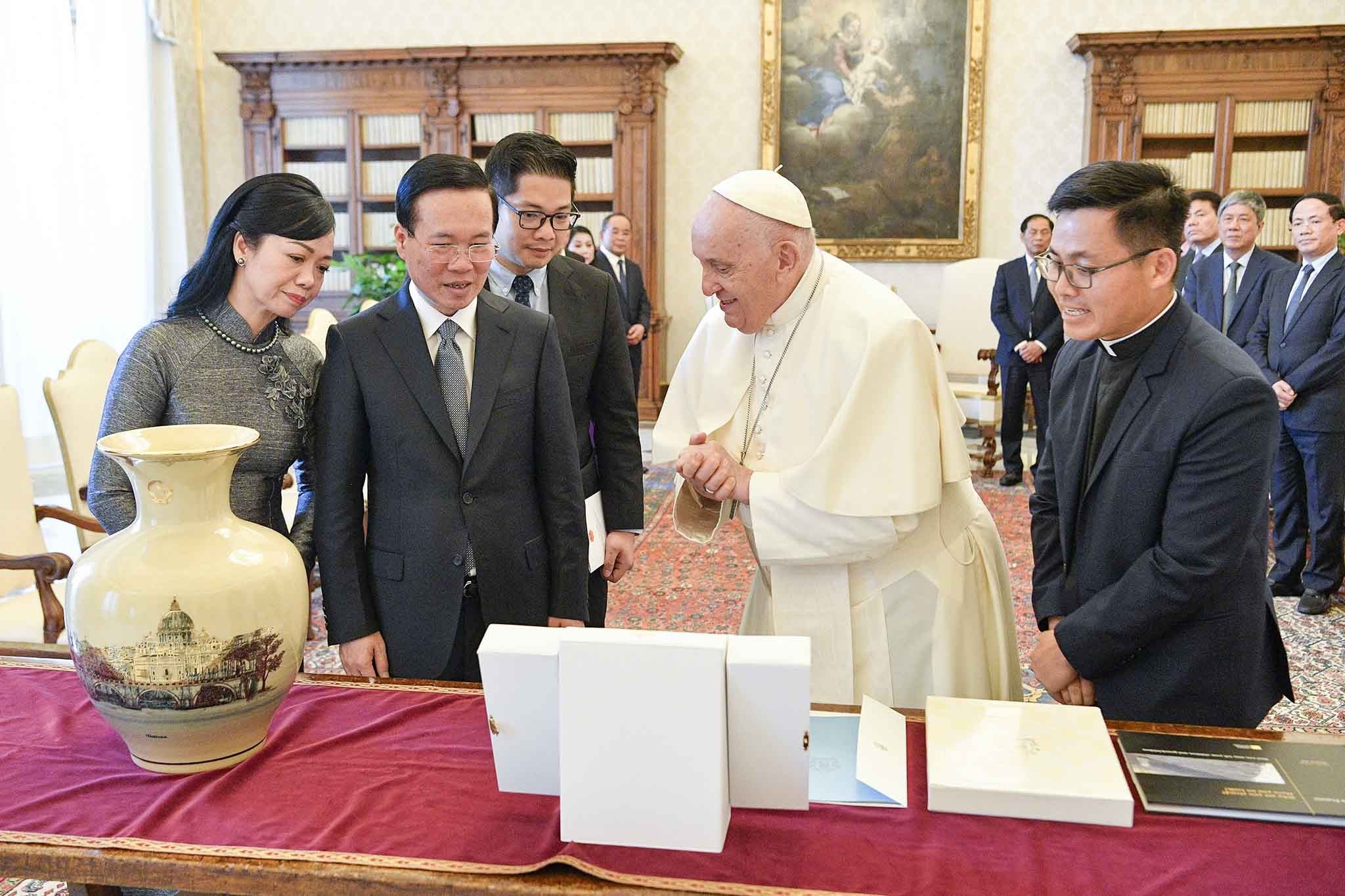 Chủ tịch nước Võ Văn Thưởng thăm Tòa thánh Vatican và hội kiến Giáo hoàng Francis