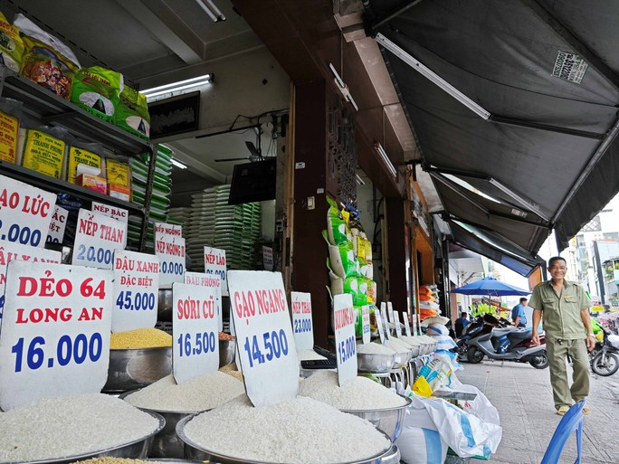 Rice prices skyrocket, VFA proposes Prime Minister to regulate export floor price