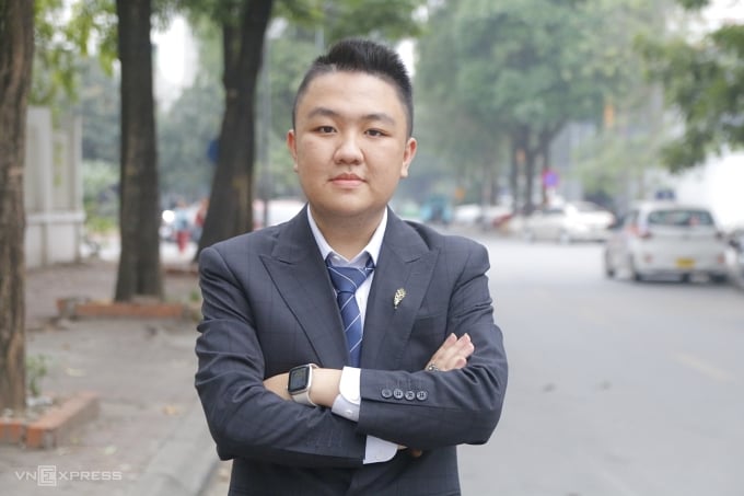 Nguyen Hoang Duong, estudiante destacado de la Universidad Nacional de Economía en 2024. Foto: Thanh Hang