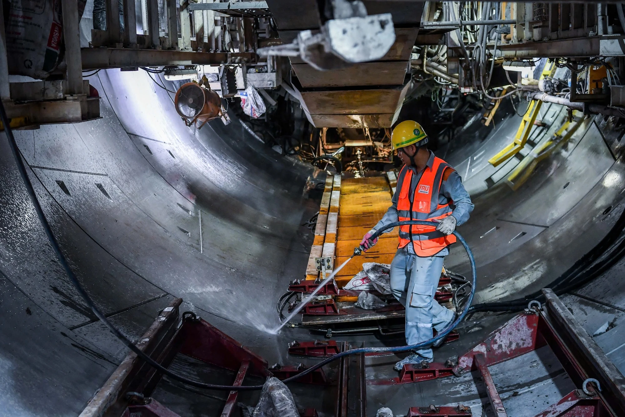 【写真】ニョンハノイ地下鉄駅の地下トンネルを掘るTBMロボットの30日間の写真20