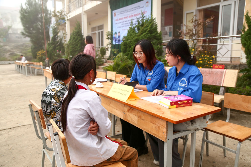 Event - Youth Lawyers Association propagates and disseminates law in Lai Chau (Photo 2).