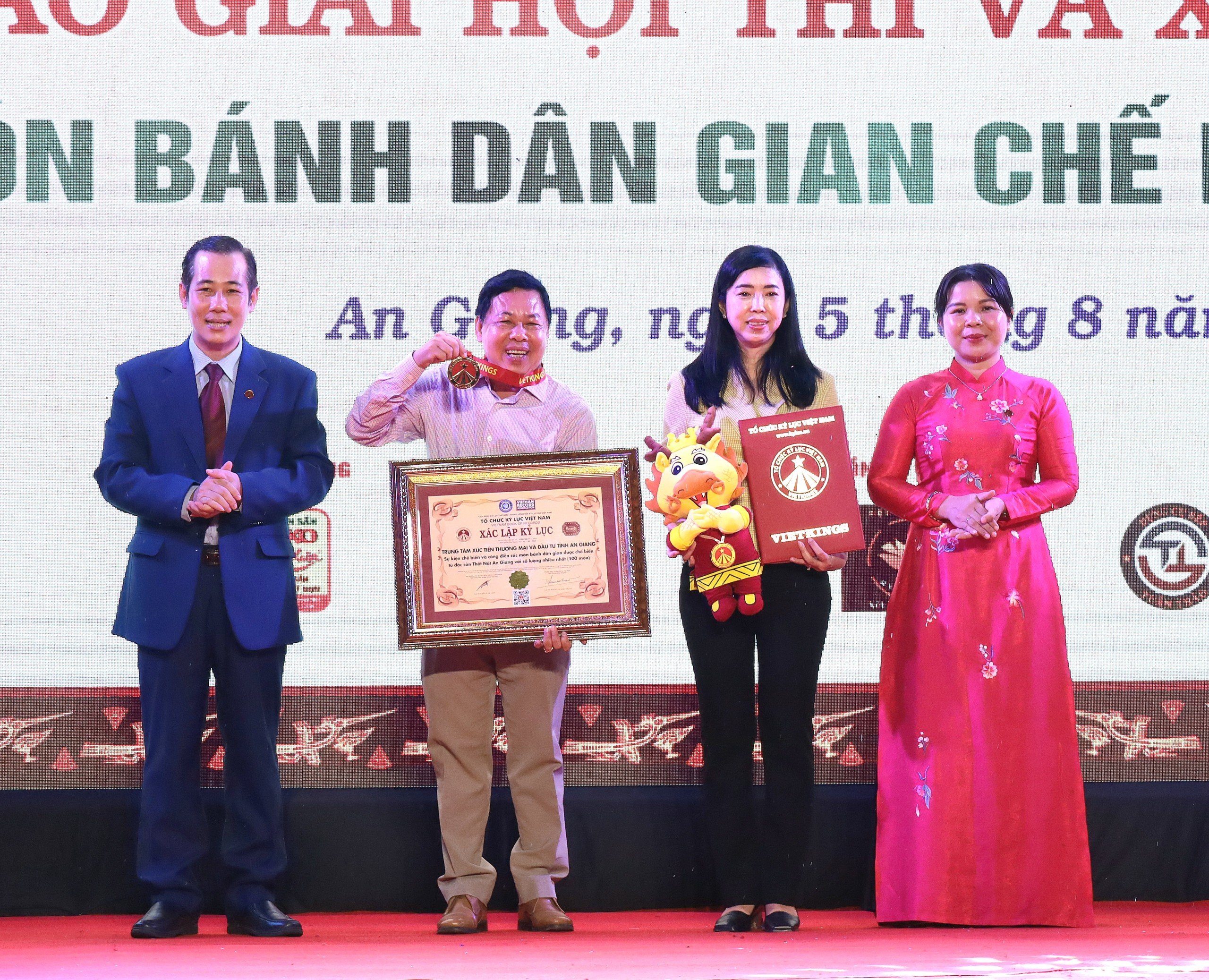 Vinh danh 100 món bánh thơm ngon được chế biến từ thốt nốt- Ảnh 1.