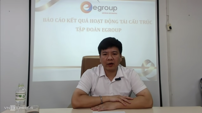 Sr. Nguyen Ngoc Thuy, presidente de Egroup Corporation, en una reunión en línea con accionistas e inversores, agosto de 2023. Captura de pantalla