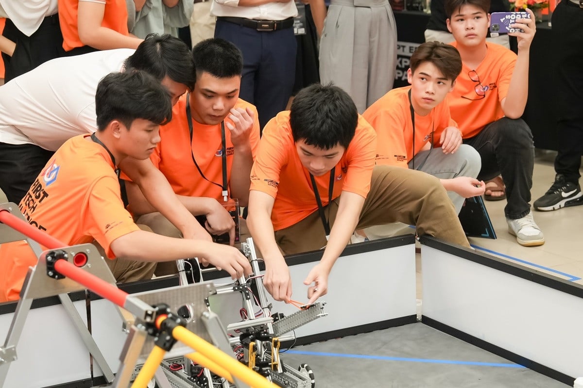 Millones de estudiantes vietnamitas tienen más oportunidades de aprender y experimentar la tecnología robótica.