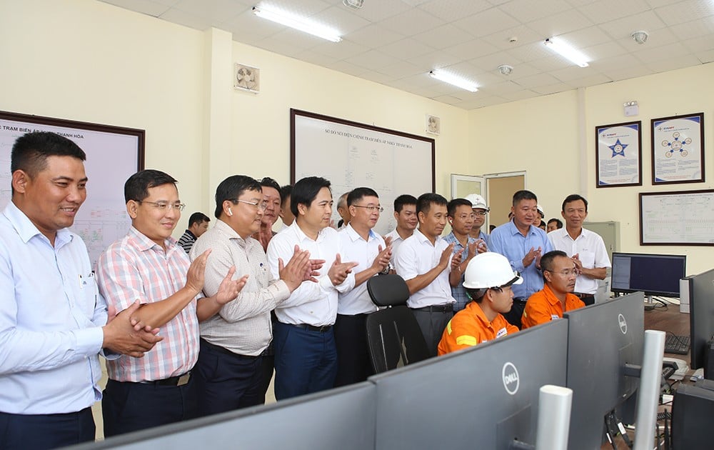 Einschalten des 500-kV-Leitungskreises 3, Abschnitt Quynh Luu – Thanh Hoa