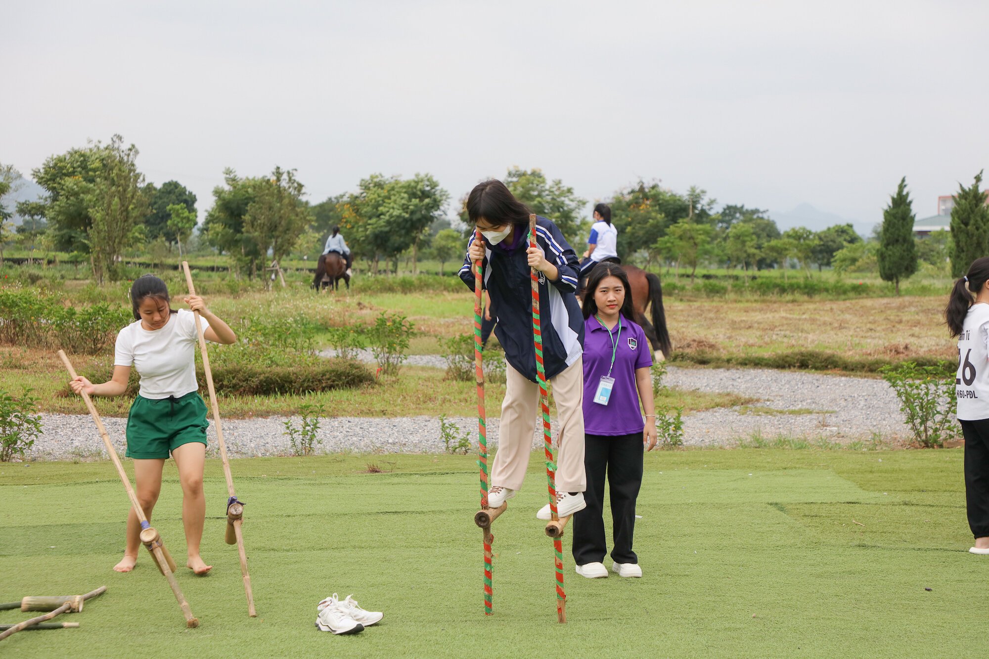 សិស្សជិះសេះបាញ់ធ្នូក្នុងពិធីបើកបវេសនកាលឆ្នាំសិក្សាថ្មី - ៥