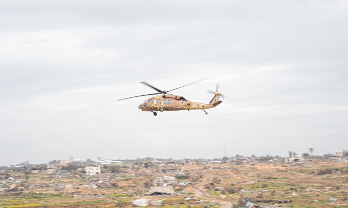 3月13日に投稿されたこの写真は、ガザ地区のイスラエル軍ヘリコプターです。写真：IDF