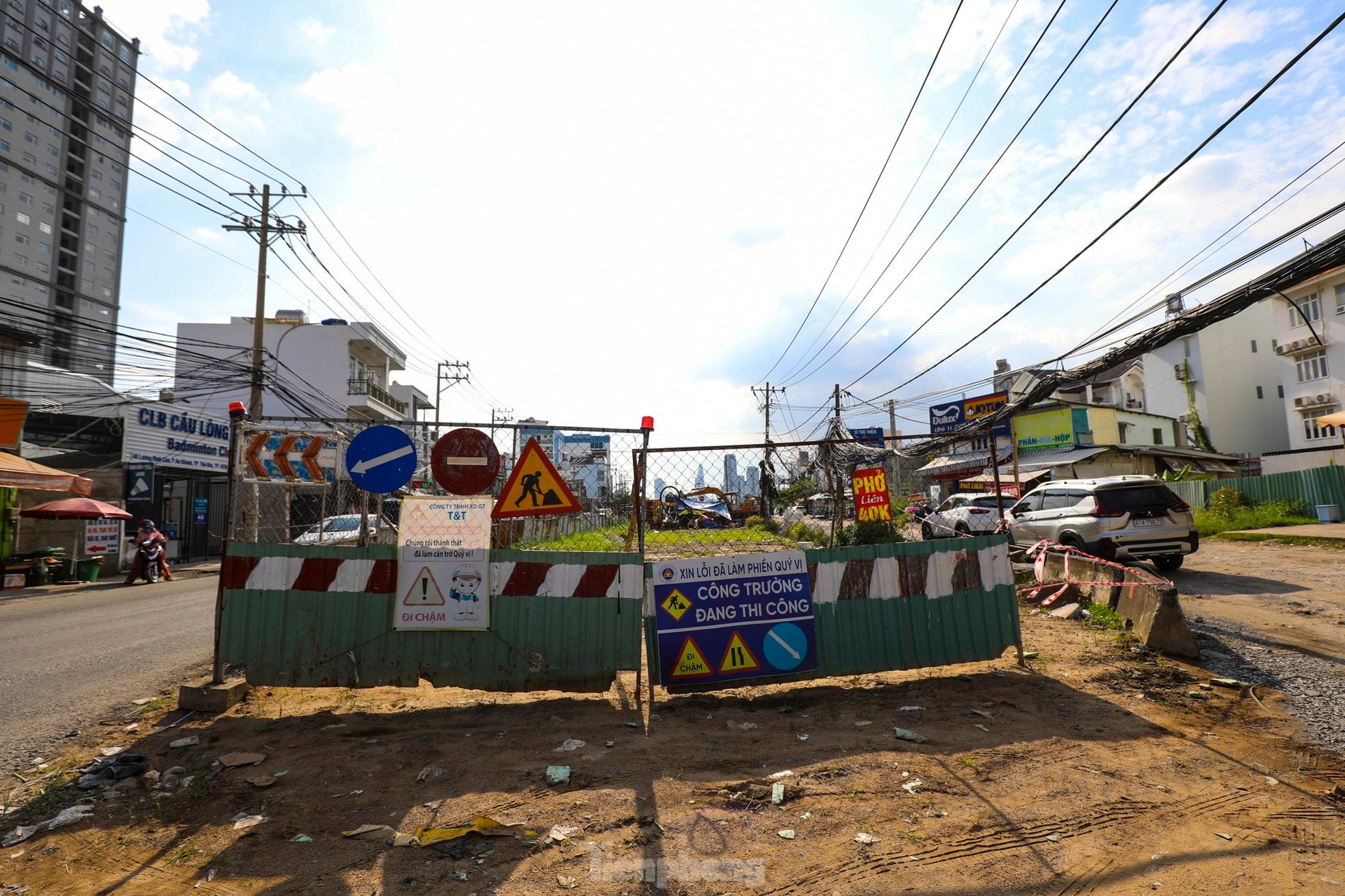 Construcción de la ampliación de 2,5 km de la calle Luong Dinh Cua: sigue siendo un desastre después de 9 años (foto 7)