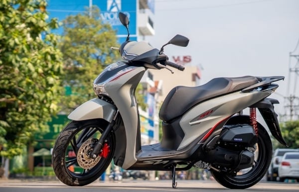 Расход топлива у SH160i меньше, чем у SH125i