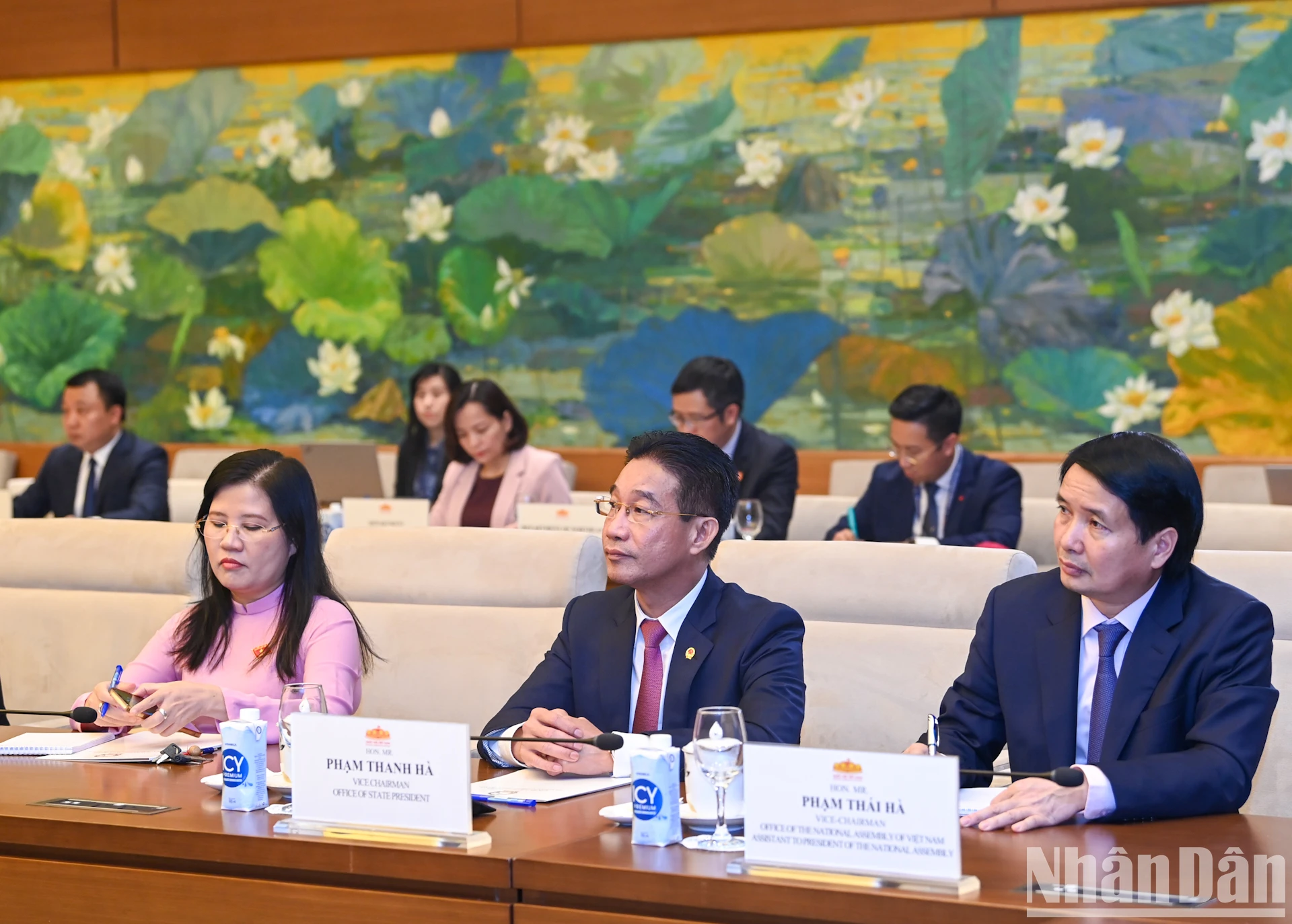 [Foto] El presidente de la Asamblea Nacional, Vuong Dinh Hue, se reúne con el presidente de Mongolia, Ukhnaagiin Khurelsukh. Foto 9