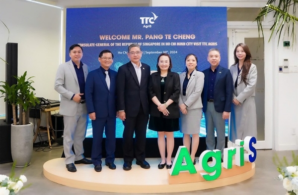 El Cónsul General de Singapur en Ciudad Ho Chi Minh valora altamente la estrategia de desarrollo agrícola multilateral de TCC Agris