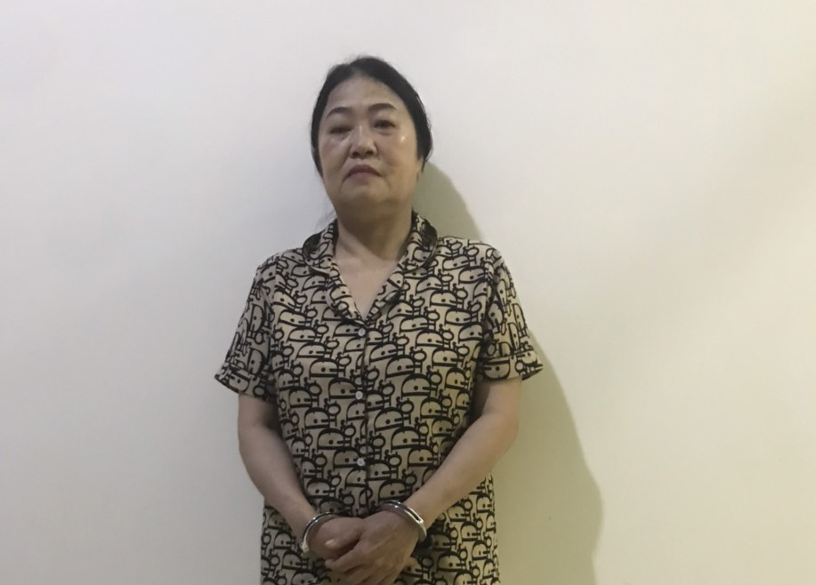 Đối tượng Trần Thị Huyền bị bắt giữ.
