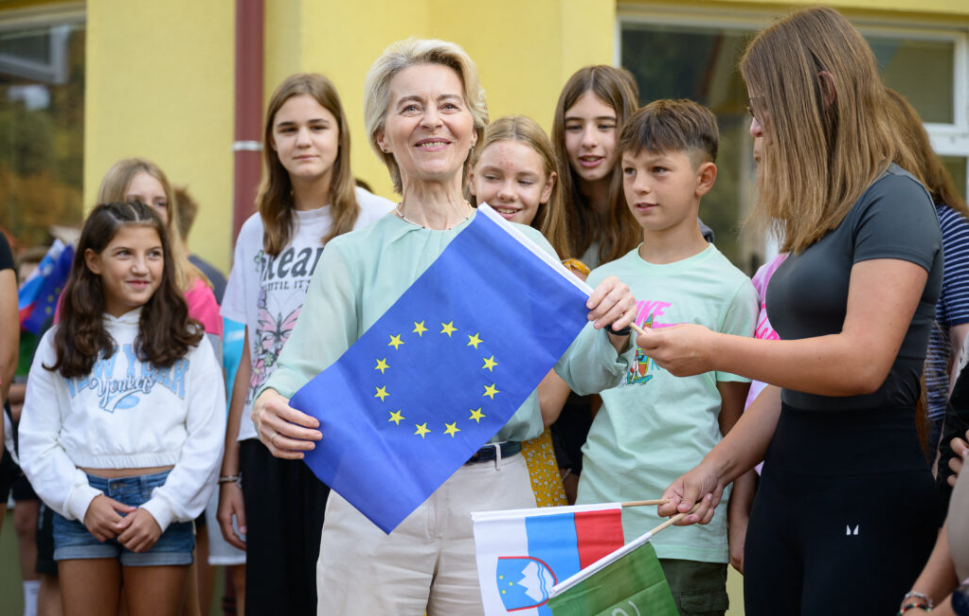 Sau tái đắc cử, bà von der Leyen cam kết đẩy nhanh quá trình mở rộng EU- Ảnh 1.