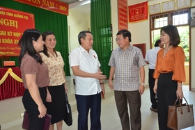 La delegación de la Asamblea Nacional provincial se reunió con votantes en la comuna de Hai Duong, distrito de Hai Lang y el Barrio 1 de la ciudad de Quang Tri.