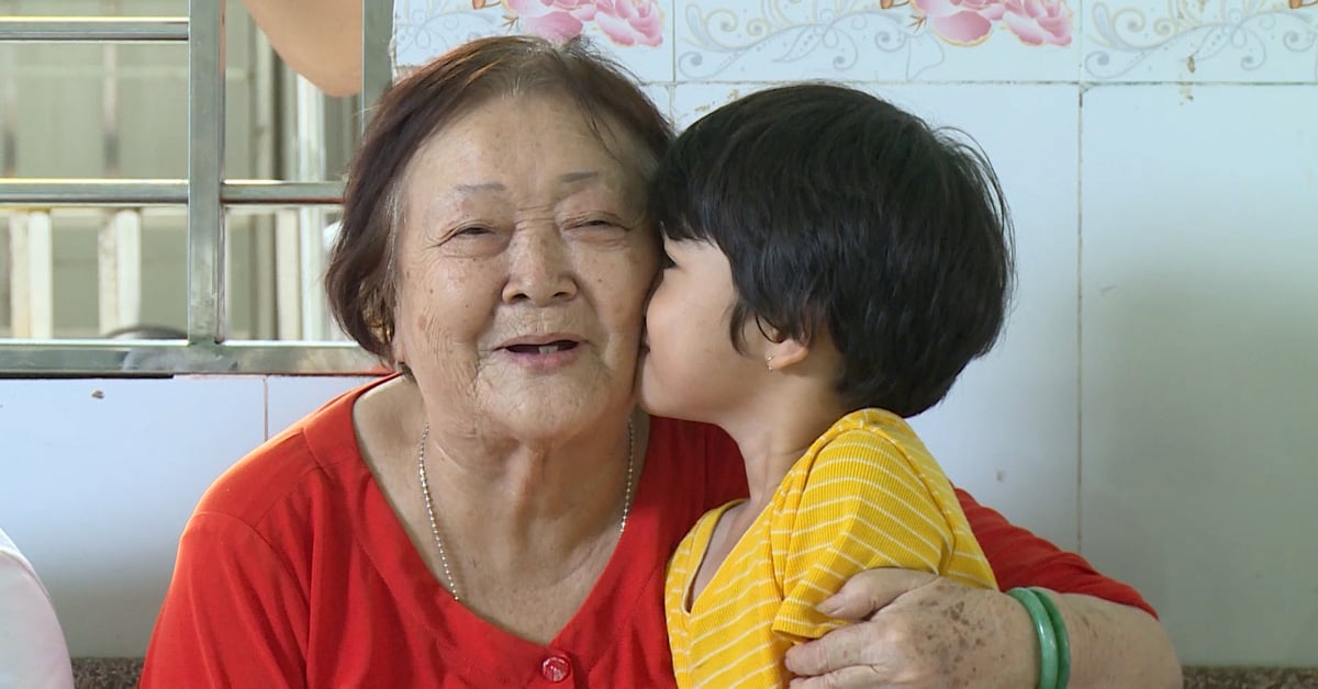 긍정에너지 확산 콘테스트 2024: 어머니, 수백 명의 장애아 돌보다