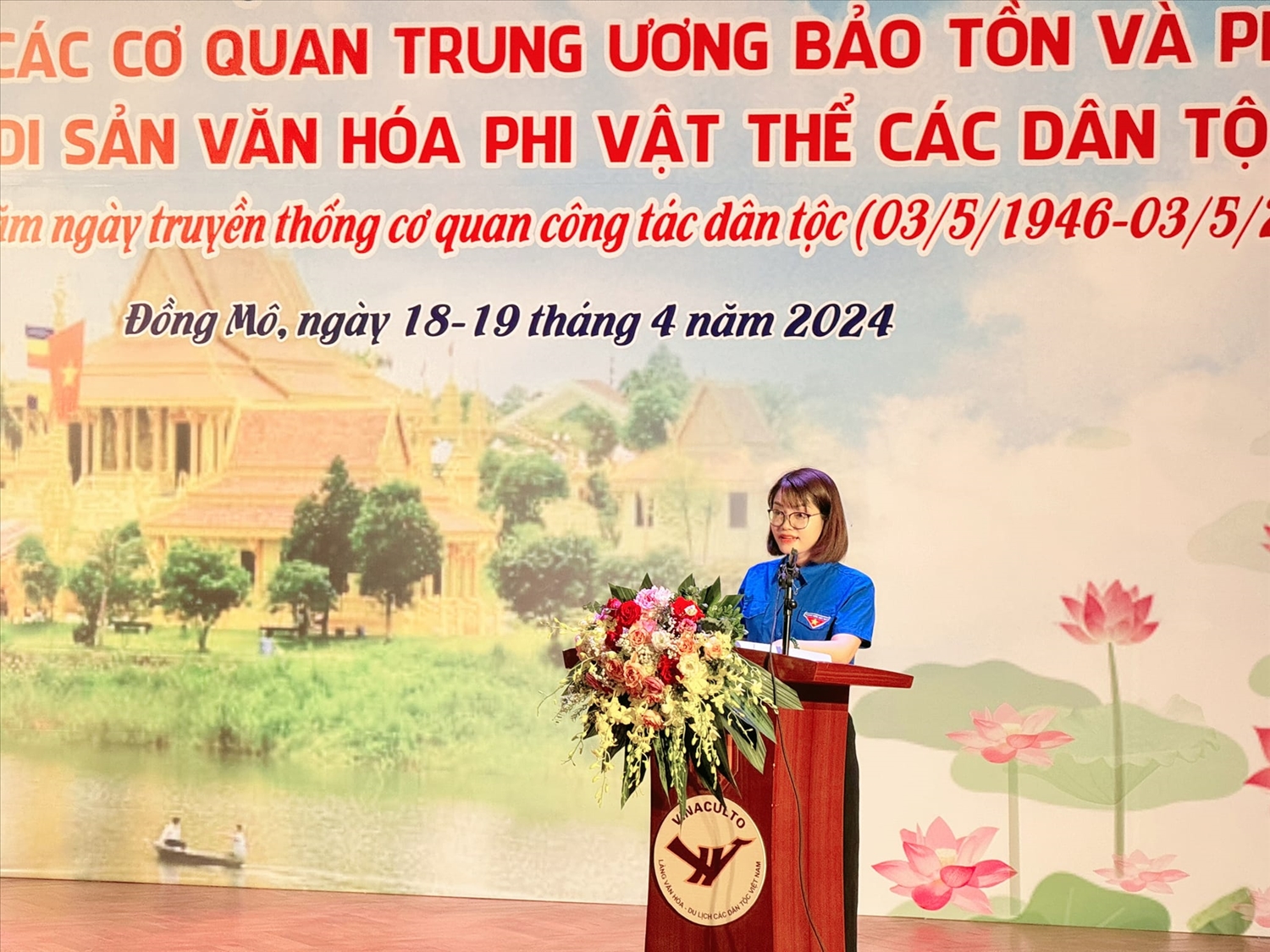 Bí thư Đoàn Thanh niên cơ quan Ủy ban Dân tộc Đinh Thị Phúc tham luận tại Tọa đàm