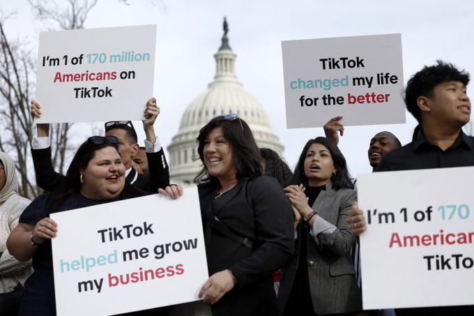 TikTok supporters gather outside Capitol Hill, Washington on March 13. Photo: AFP