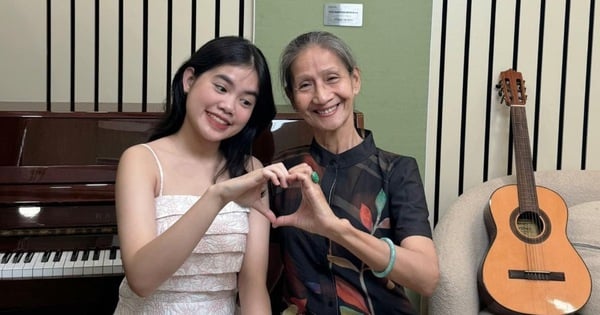 Female student plays and sings with her grandmother and receives lots of compliments