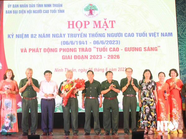 NTO - Họp mặt kỷ niệm ngày truyền thống người cao tuổi và phát động phong trào “Tuổi cao