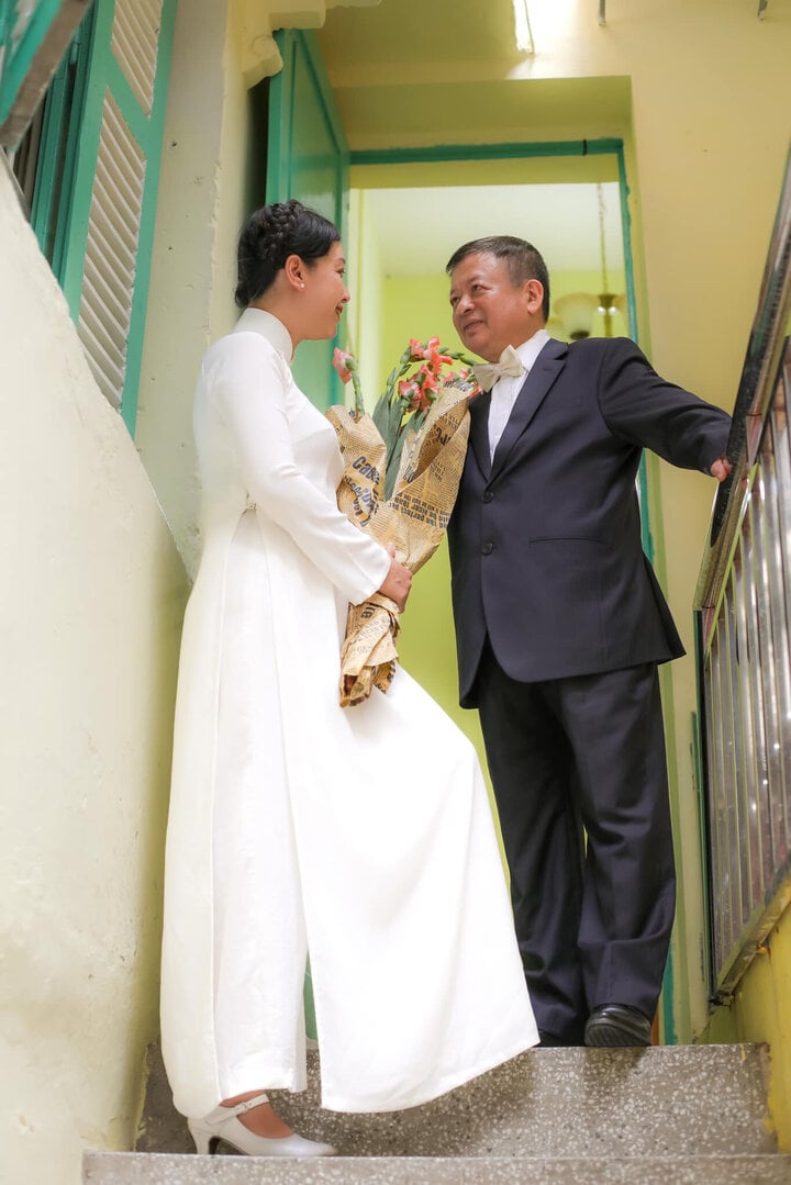 Meritorious Artist Chieu Xuan says she loves her husband on a special day - 3