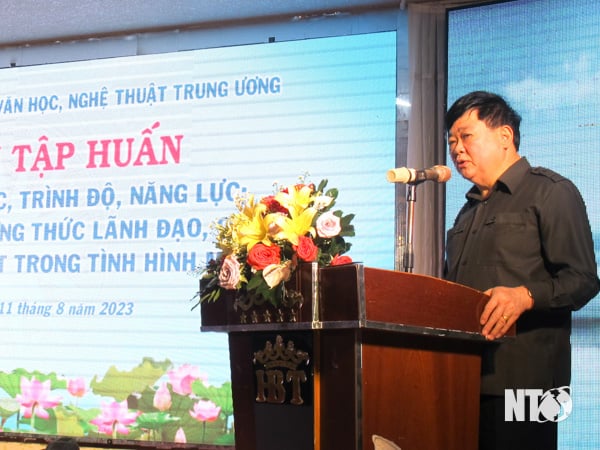 Tập huấn lý luận, phê bình văn học, nghệ thuật khu vực phía Nam