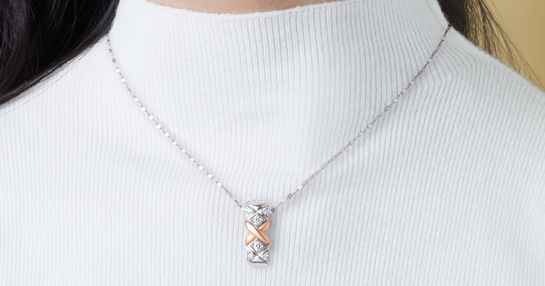 Diamond necklace - the perfect piece for winter outfit formula