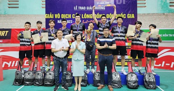 L'équipe masculine de badminton de l'armée a battu Ho Chi Minh-Ville, mettant fin à la soif d'or après 20 ans.