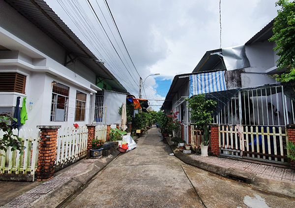 Announcing a social housing project for low-income people